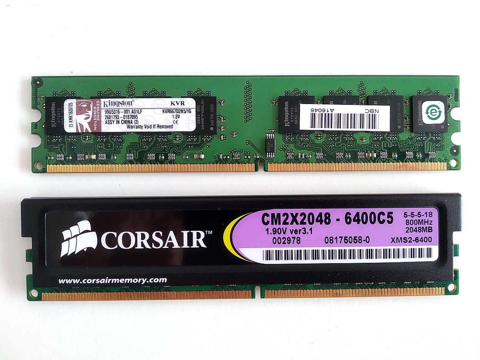 Memória RAM 3GB DDR2 (Kingston 1GB + Corsair 2GB)