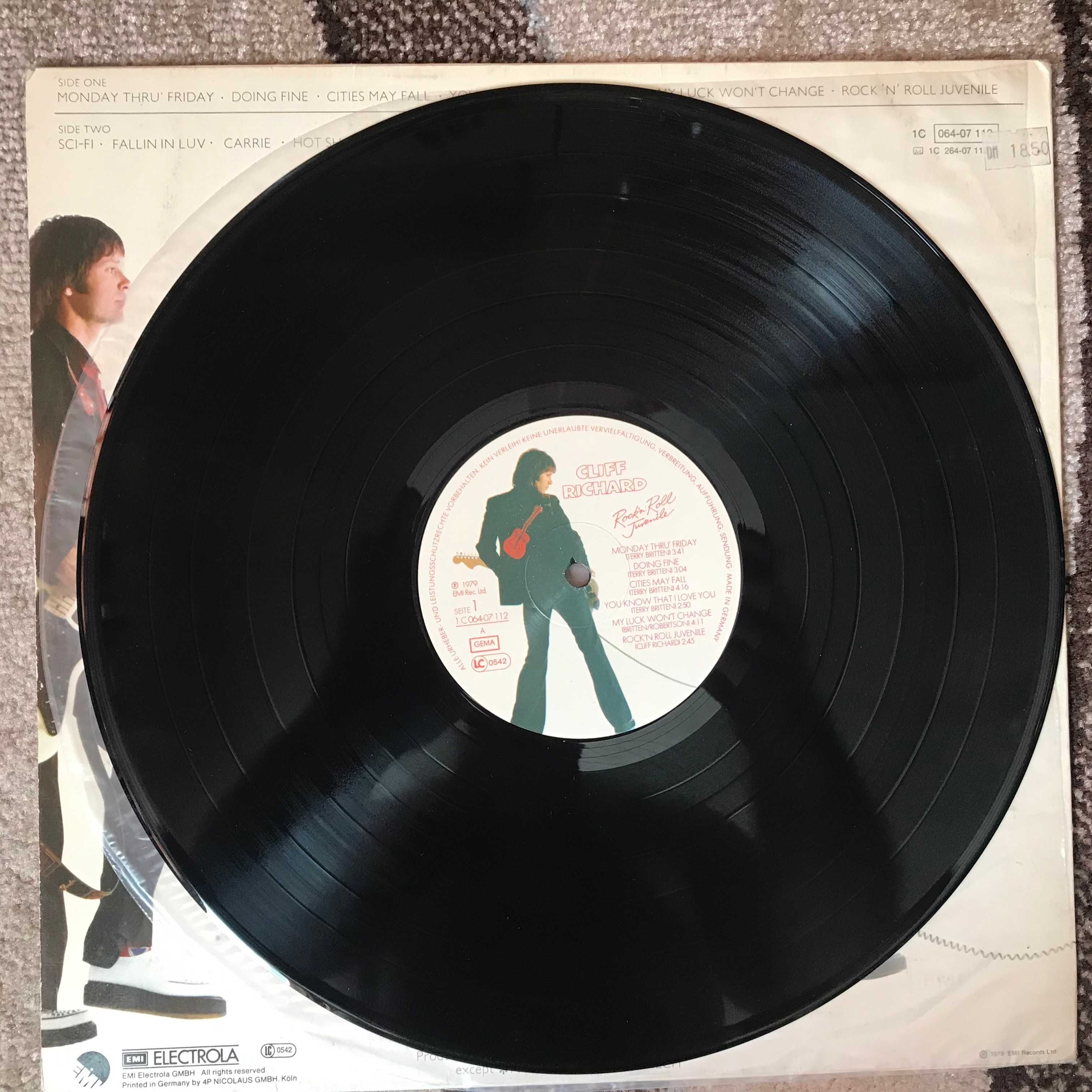 Виниловая пластинка  Cliff Richard - Rock 'N' Roll Juvenile  1979