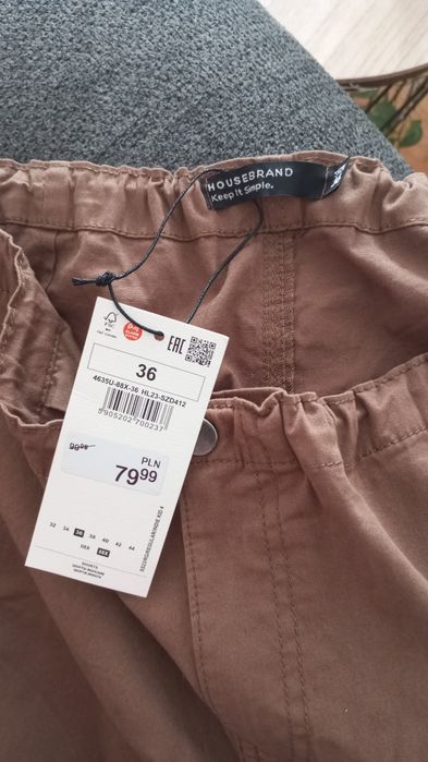 nowe brązowe spodenki