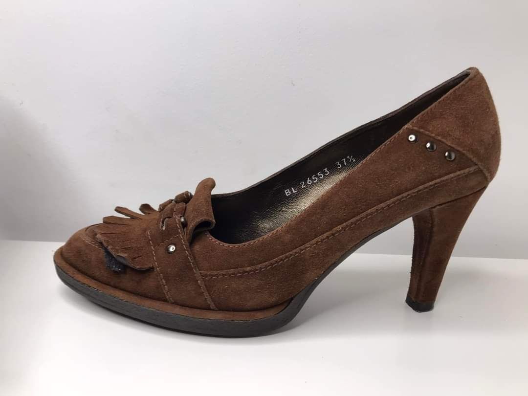 Czółenka skórzane Stuart Weitzman zamszowe  Rozmiar 37,5