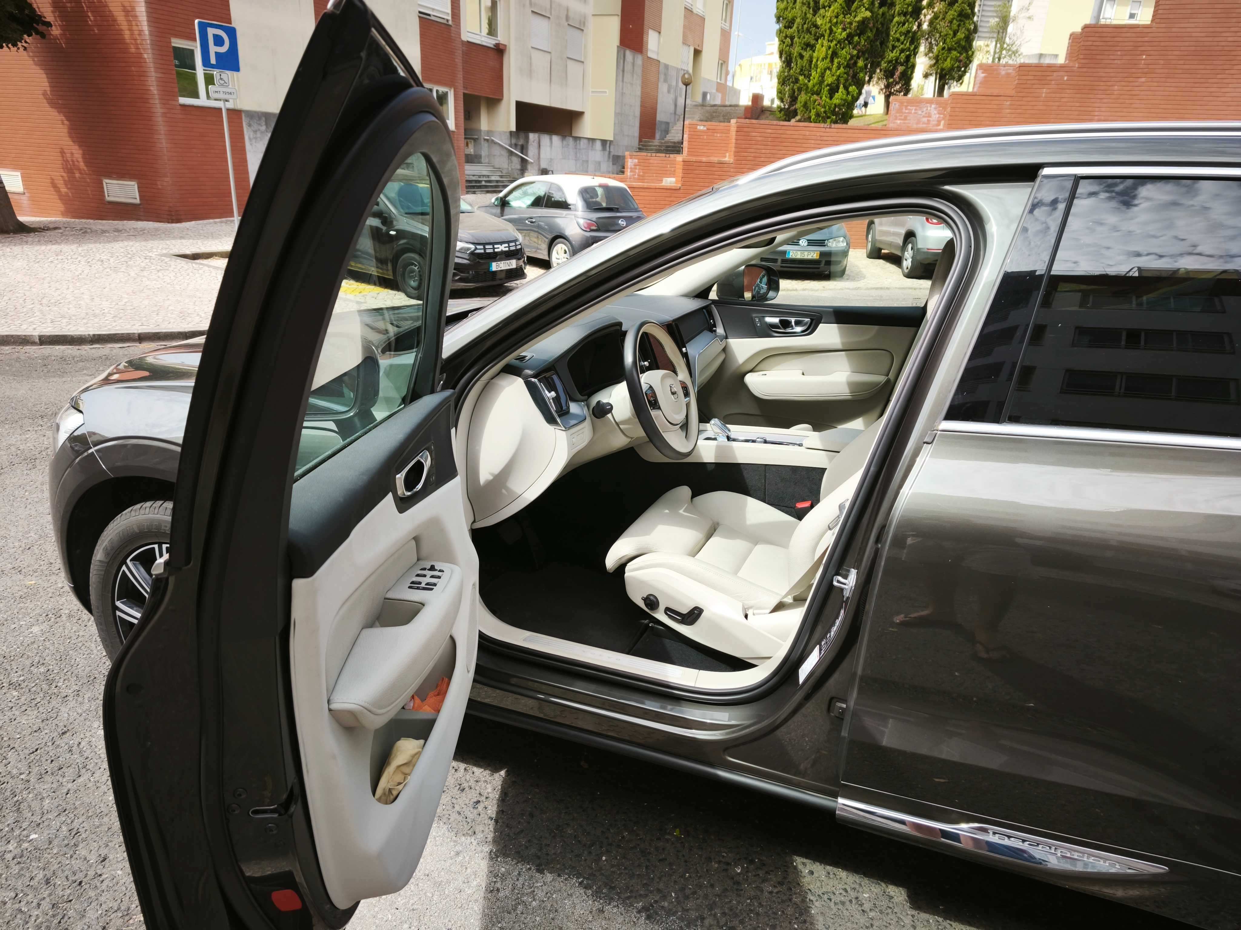 Volvo xc60 T8 FULL EXTRAS