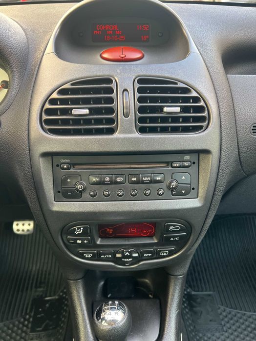 Peugeot 1.4 HDI Black and Silver - Muito económico