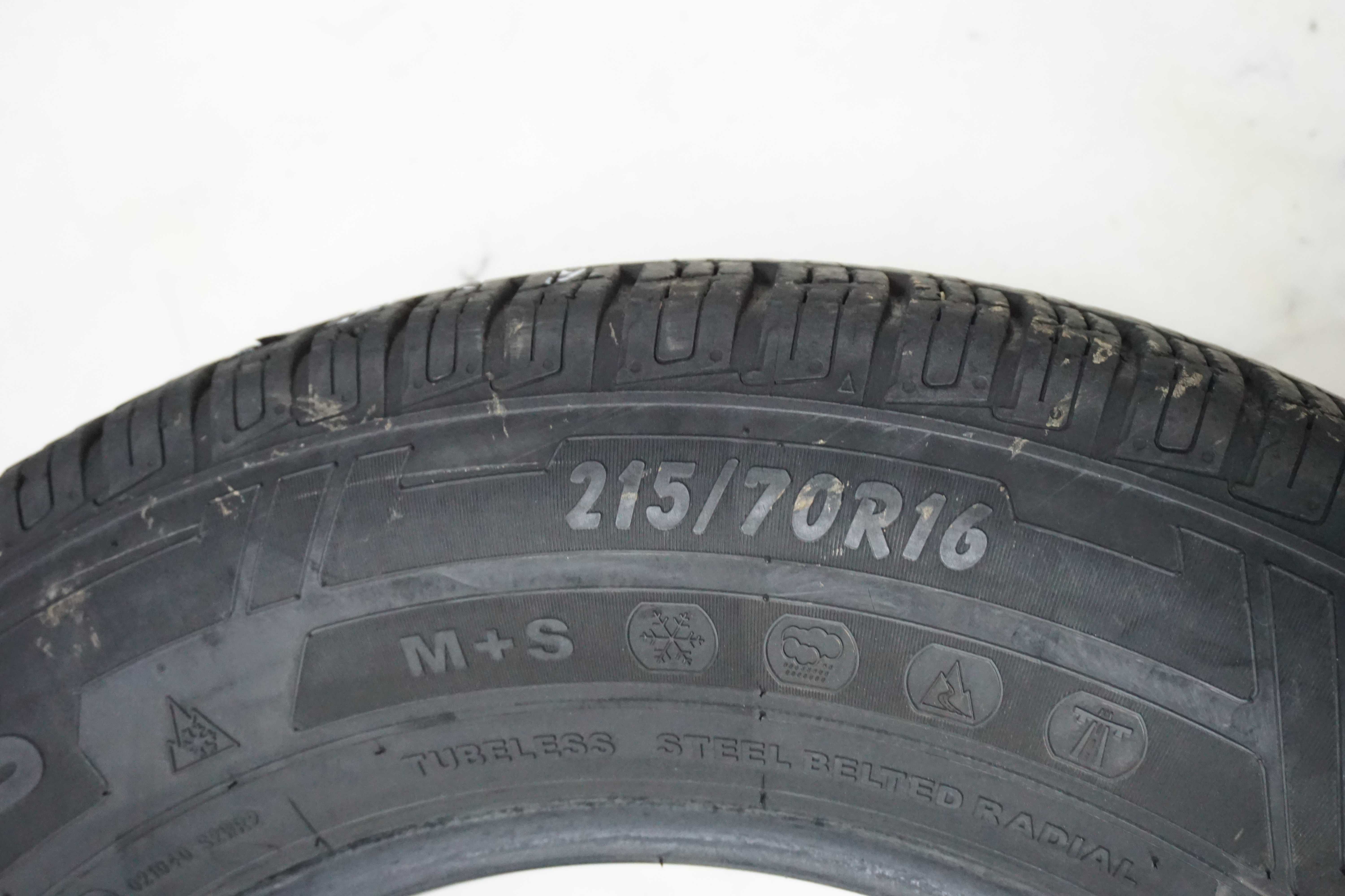 Резина\Шини 215/70 R16 Starmaxx