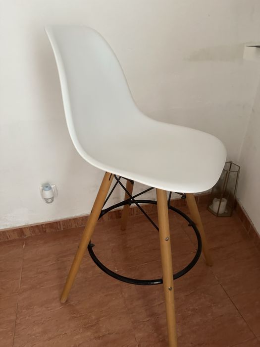 Cadeira alta em madeira