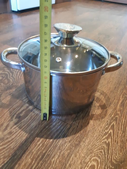 Продам кастрюлю Krauff  нерж  2.5 литра