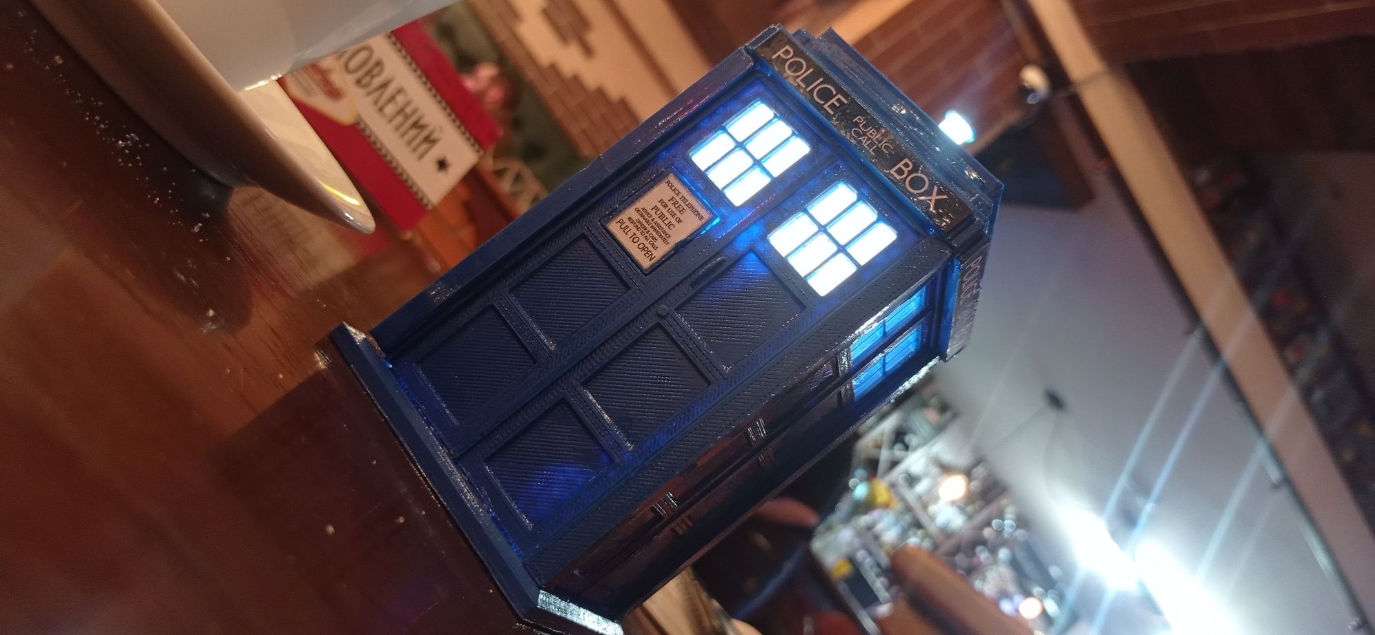 Ночник TARDIS із серіалу Доктора Хто