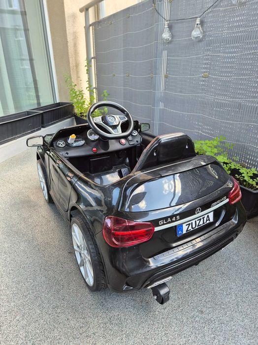 Samochodzik dziecięcy na akumulator