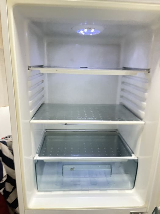 Frigorifico combinado marca jocel ecologico a funcionar bem 79euros