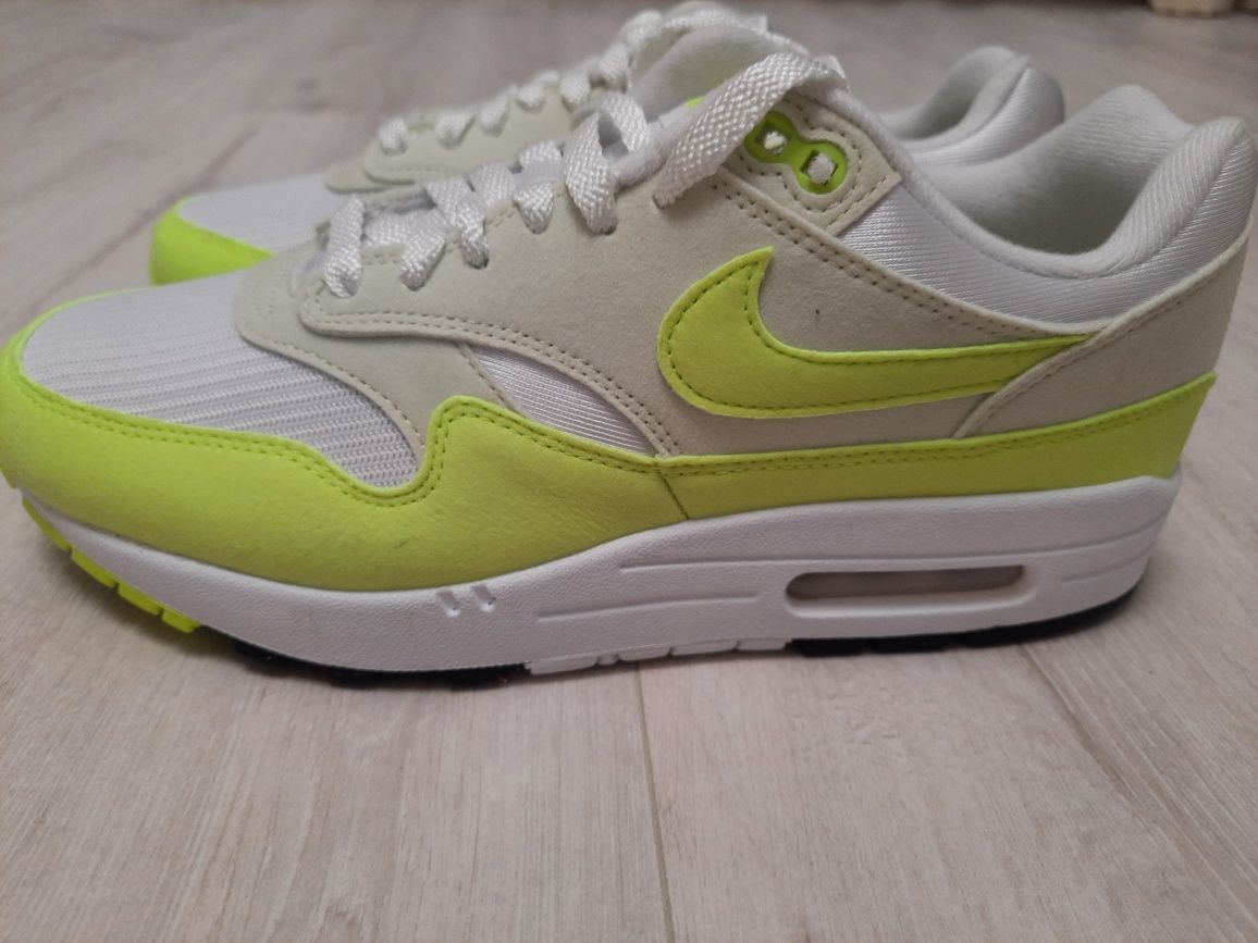 Оригінальні жіночі кросівки NIKE AIR MAX 1 SHOES BEIGE/GREEN DZ2628-10