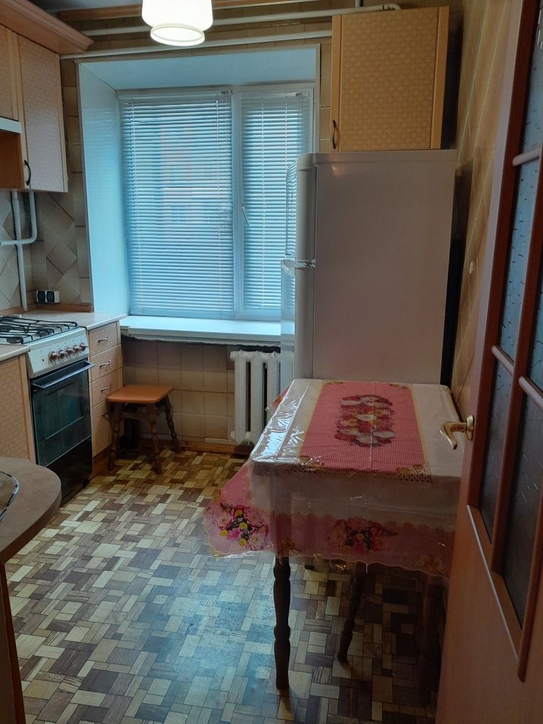Центр міста .  Оренда  квартири  подобово   Звітні  документи.