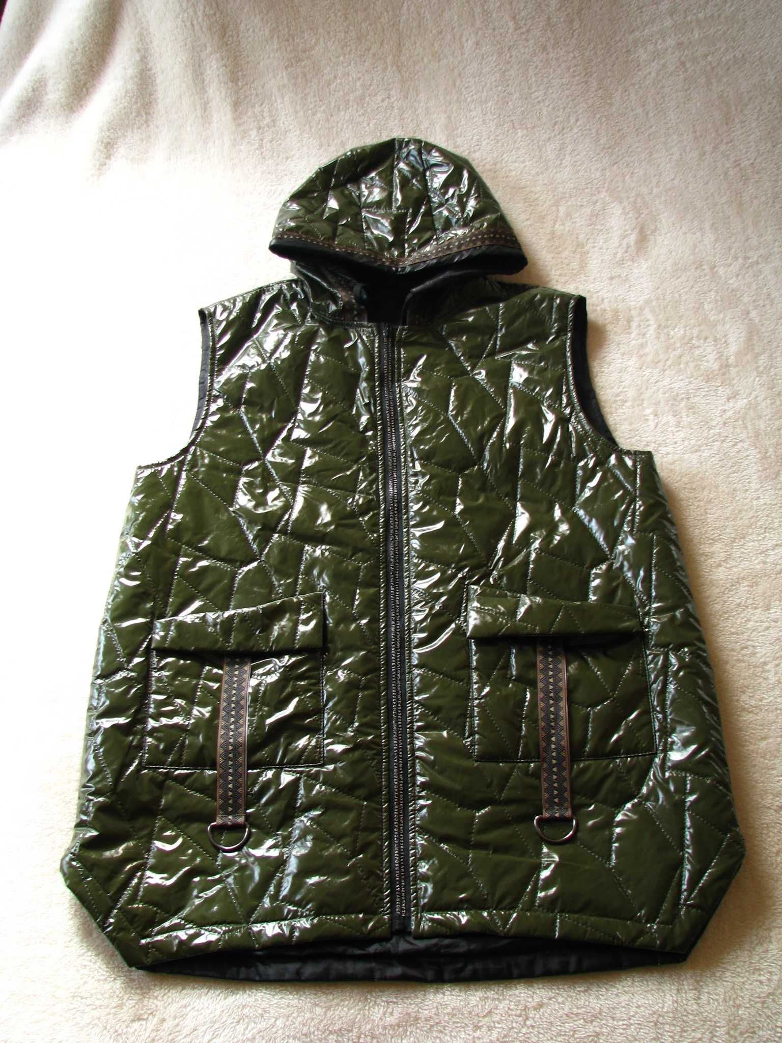 Pikowany bezrękawnik, długa kamizelka z kapturem, rozm. 48 / XXXL