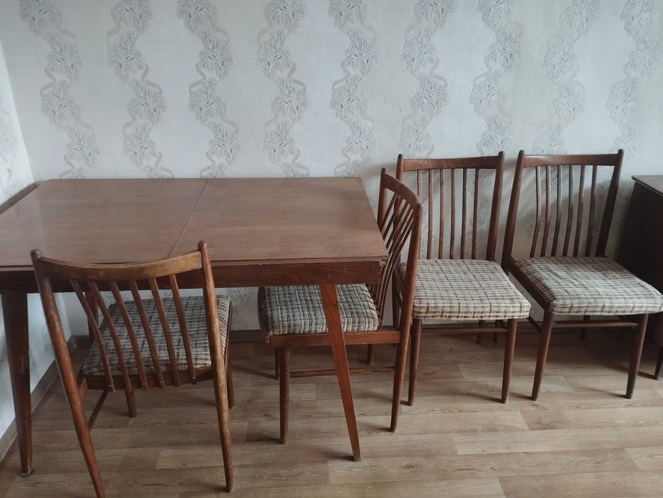 продам чеські стільці, стол, тумбу б/у