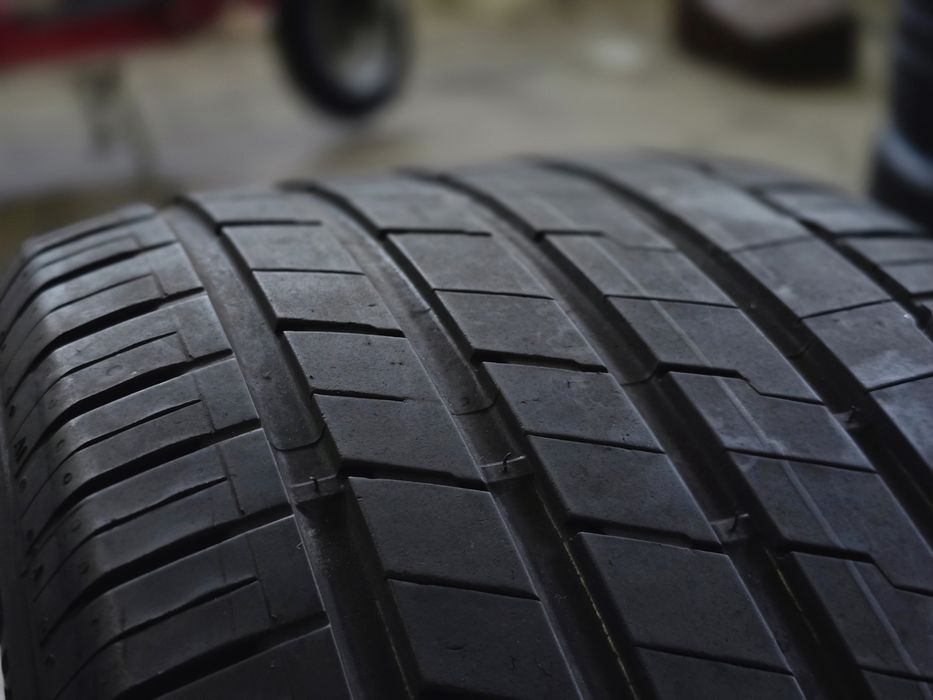 Pneus 295/40 R20