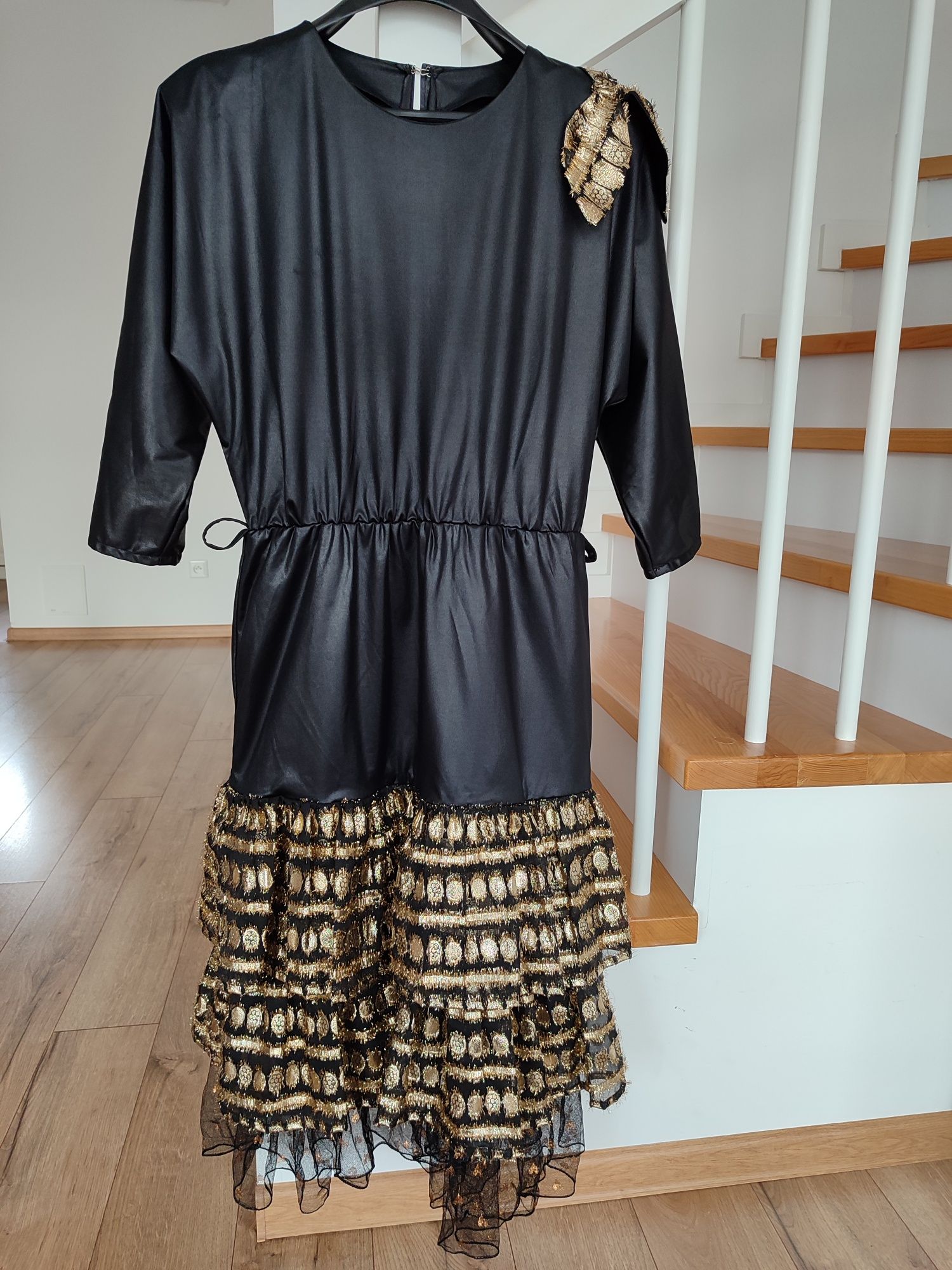 Czarno-złota imprezowa retro sukienka M/L kimonowe rękawy 38/40