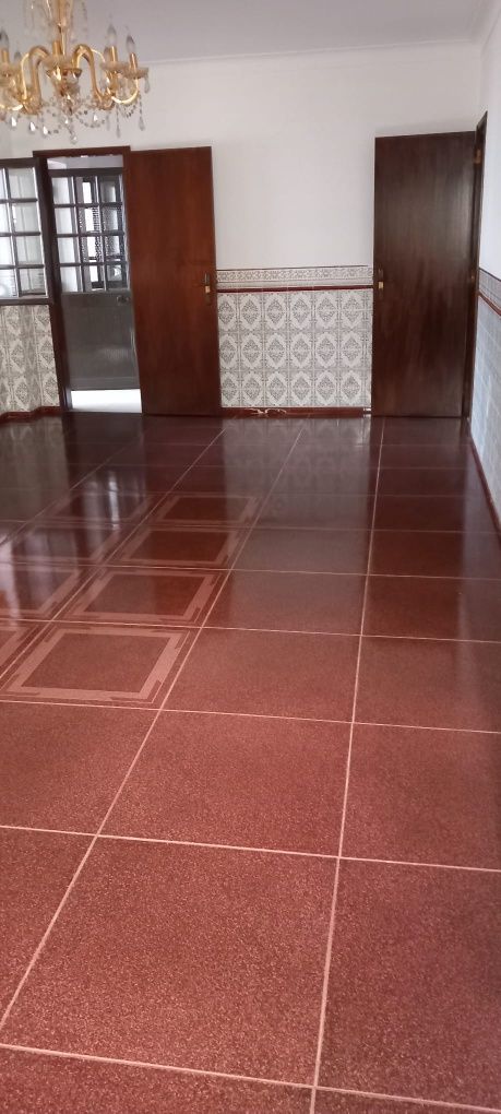 Arrendo T3 com arrecadação