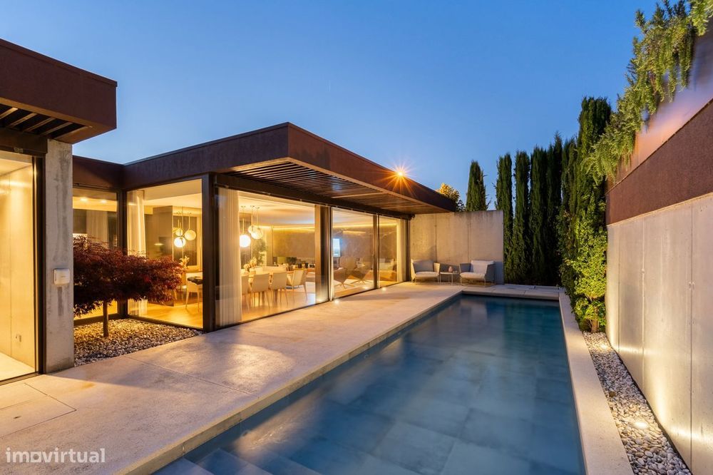 Moradia Térrea Exclusiva V3 + 2 com Piscina, Ginásio e Cinema