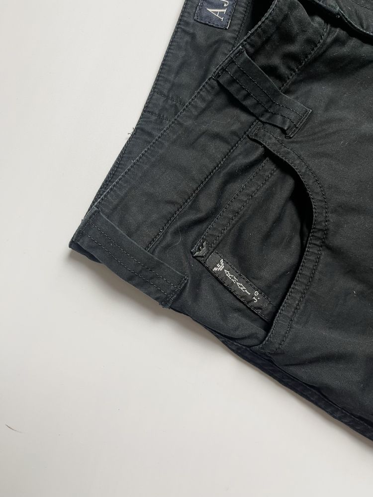 Czarne spodnie materiałowe z prostymi nogawkami Armani Jeans S 36