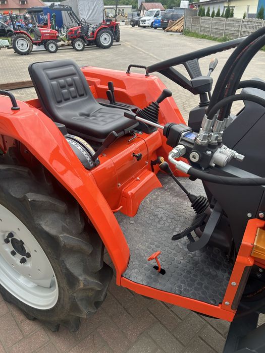 Mini - traktorek japoński Kubota GL201 z ładowaczem i broną aktywną