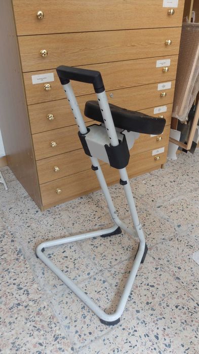 Banco sentado/em pé