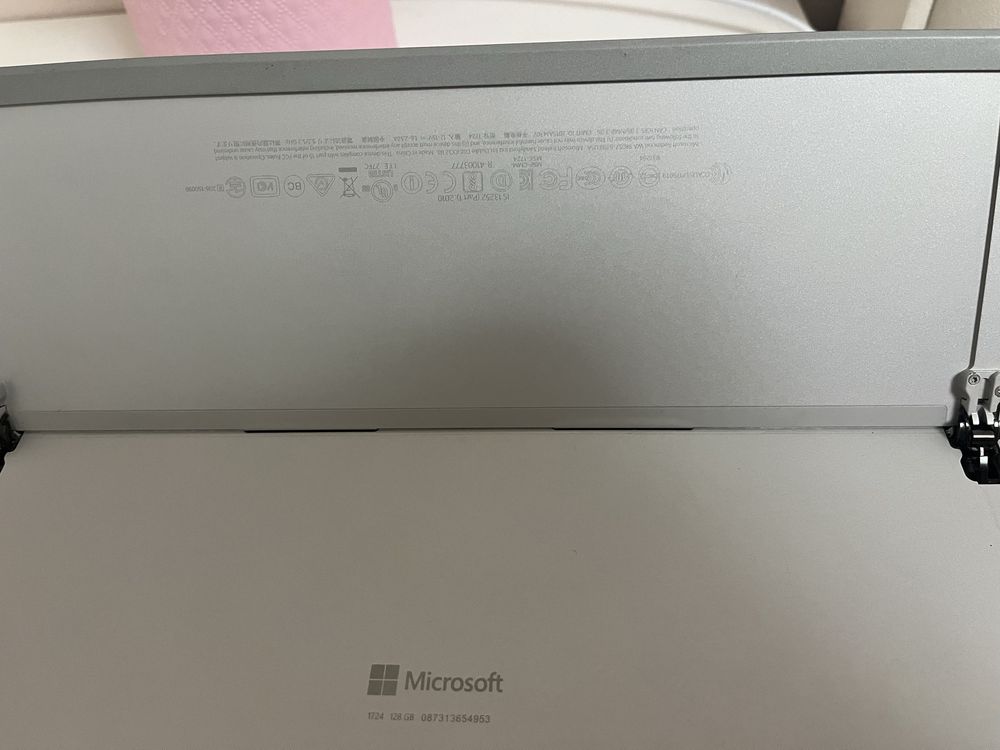 Microsoft Surface PRO 4 /i5-6300U/8GB/512SSD bez klawiatury i rysika