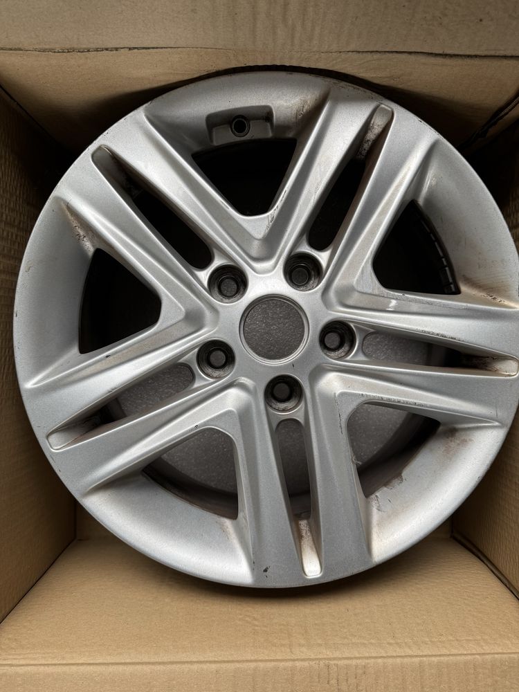 Felga aluminiowa w kartonie  Kia ceed 16’