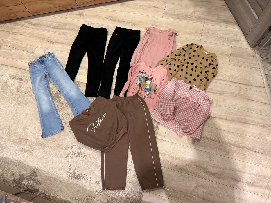 Лот на дівчинку 122-128