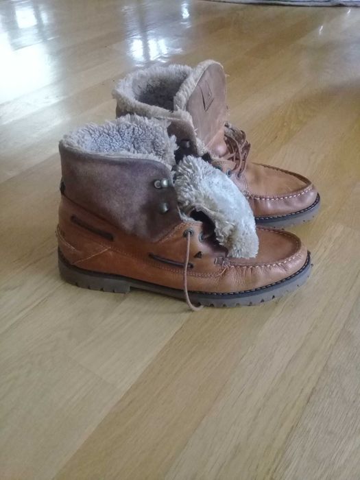 Зимові  шкіряні черевики  з натуральним хутром .39р.