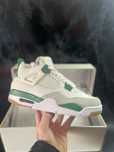 Air Jordan 4 SB "Pine Green"