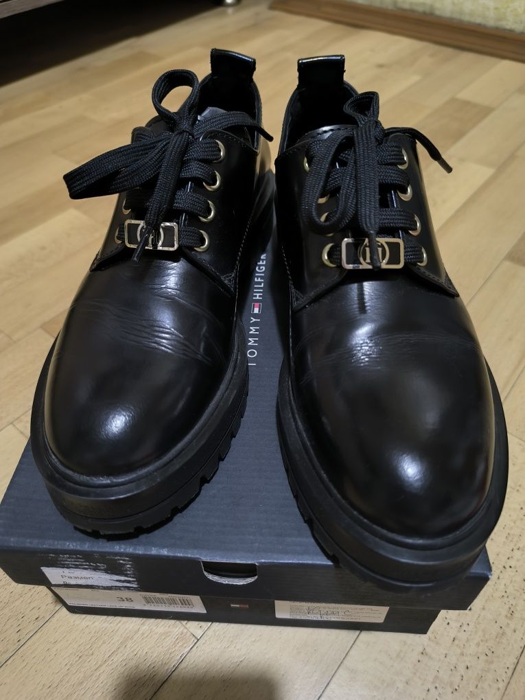 Полуботинки Tommy Hilfiger 38р