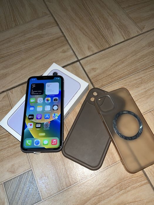 Продам Айфон 11 64ГБ