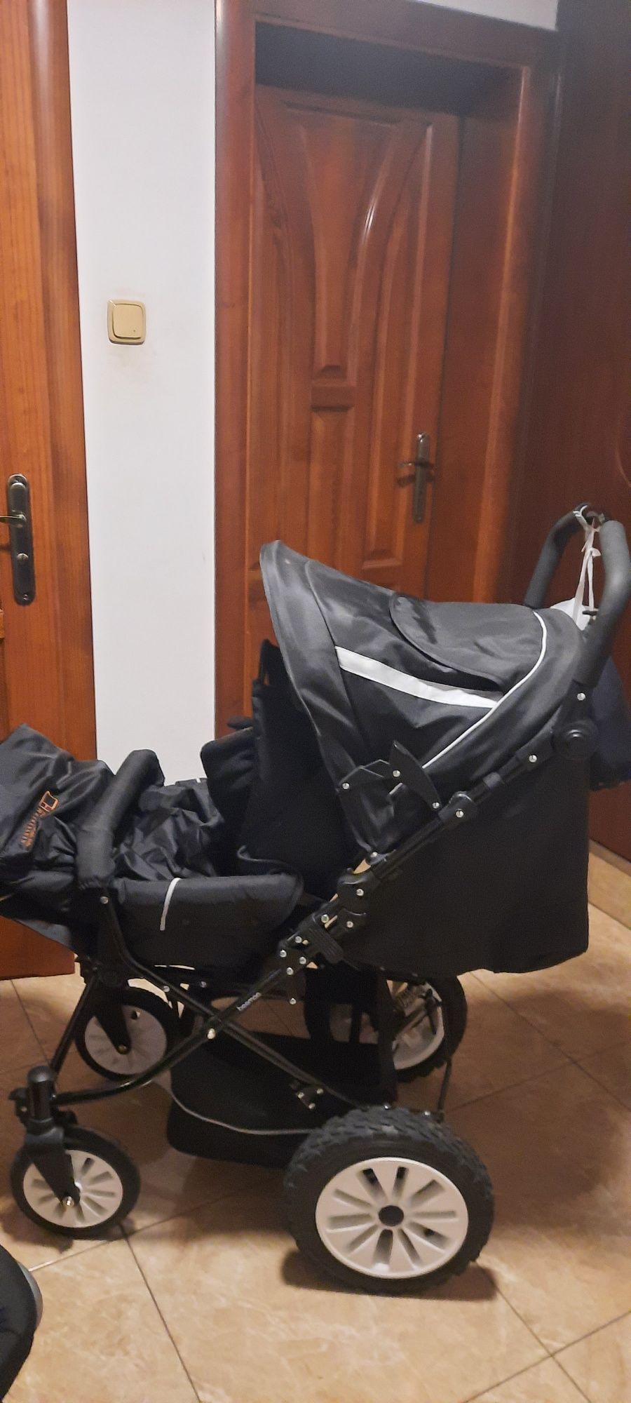 Wózek dziecięcy nowy