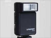 Flash / Iluminador UNOMAT B20 fixação universal p/máquina fotográfica.