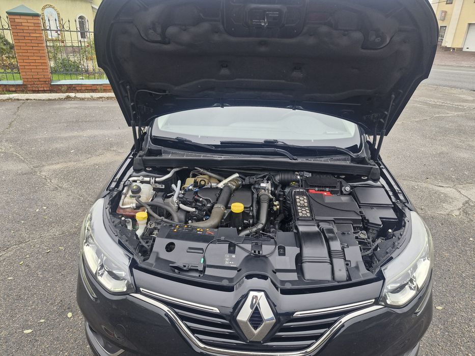 Renault Megane 4  2018 дизель 1.5 в шикарном состоянии !