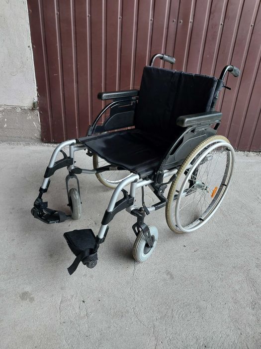 wózek inwalidzki / 352