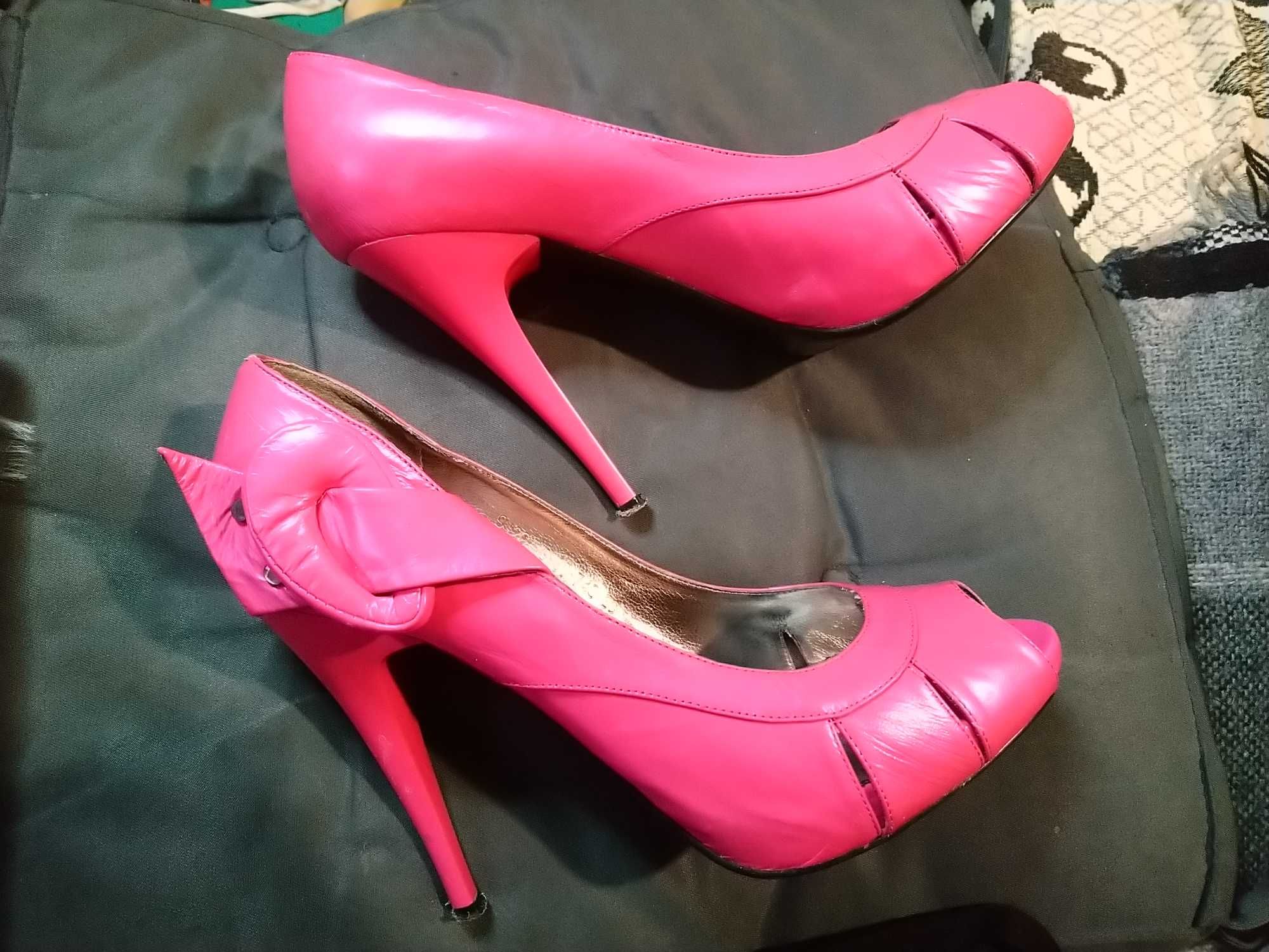 Женские туфли с открытыми пальцами розовые Lanzoni B 39 размер.24 см .