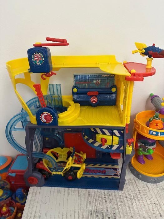 Kwatera główna super zings super thinks