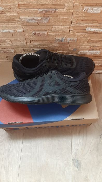 Красовки Nike revolution 44.5р. 28.5см