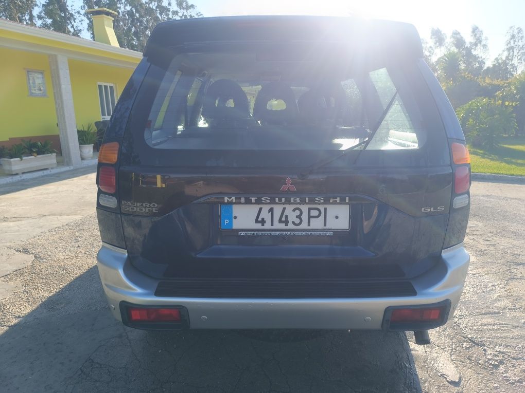 Mitsubishi Pajero sport GLS 4X4 em ótimo estado