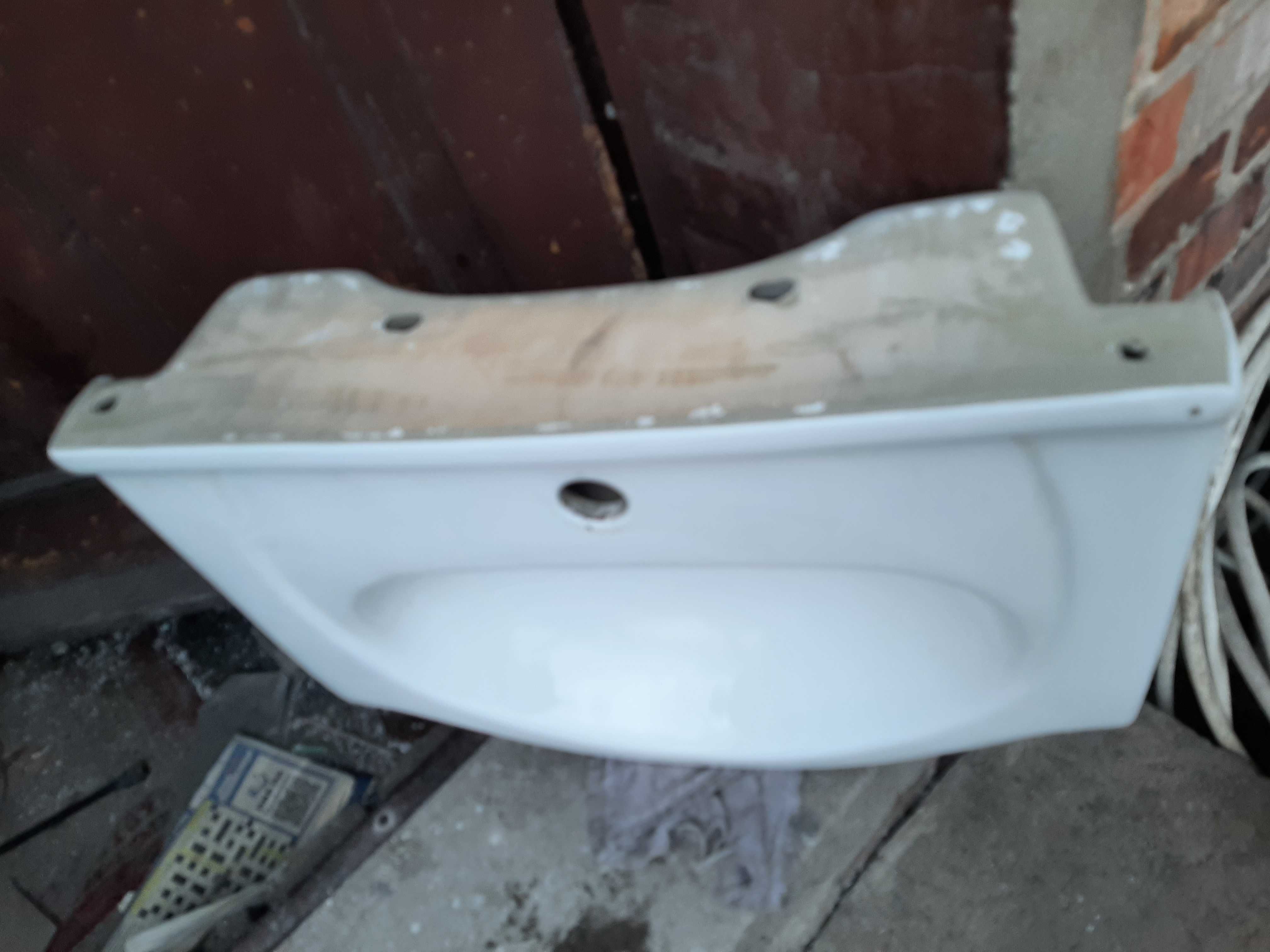 Umywalka biała łazienkowa ubikacji toalety WC