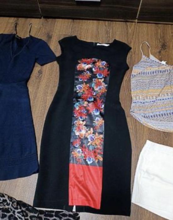 Платье,червоно чорне з візерунками