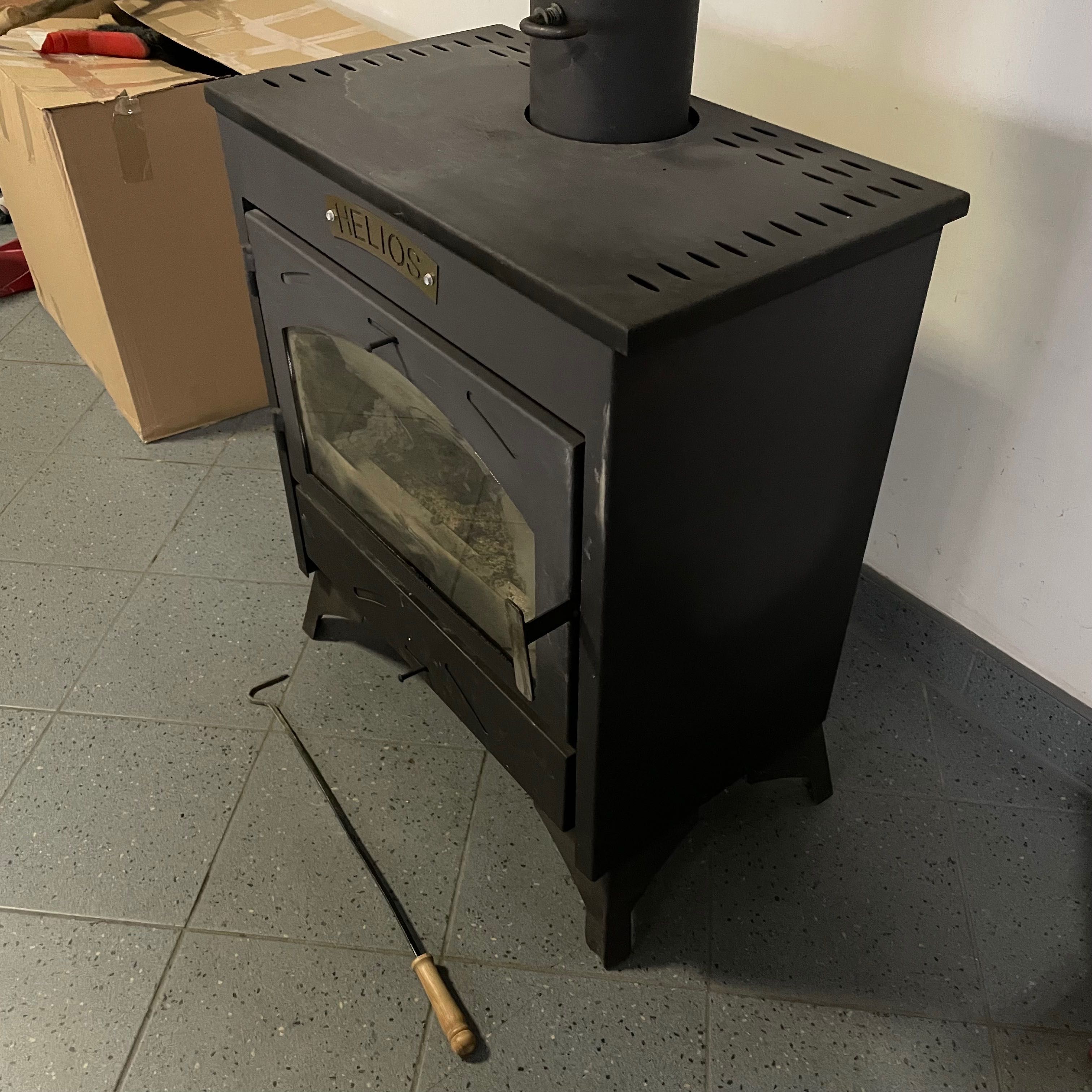 Piec Helios Stalowy Wolnostojący, wyłożony cegłami szamotowymi, 14 kW