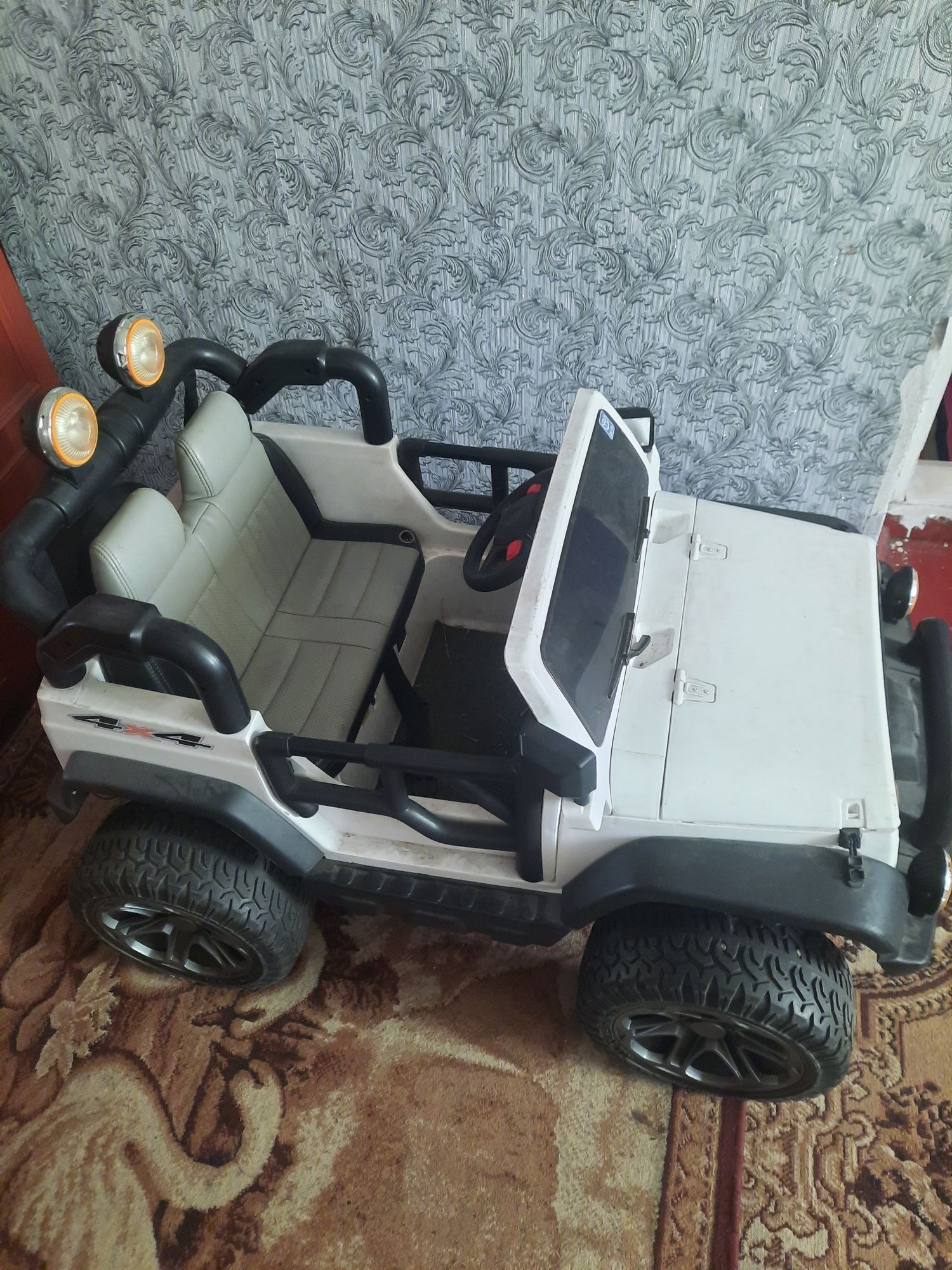 Дитячий автомобіль