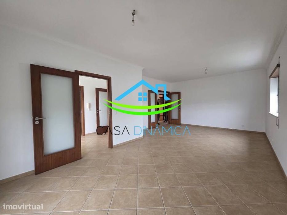 Moradia semi-nova nunca habitada