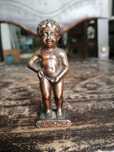 boneco biblot em metal