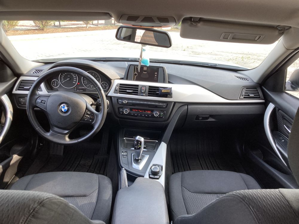 Продам BMW 320 Official