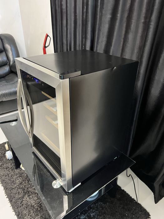 Холодильник винний з Німеччини Klarstein Vinamour 19 10033127