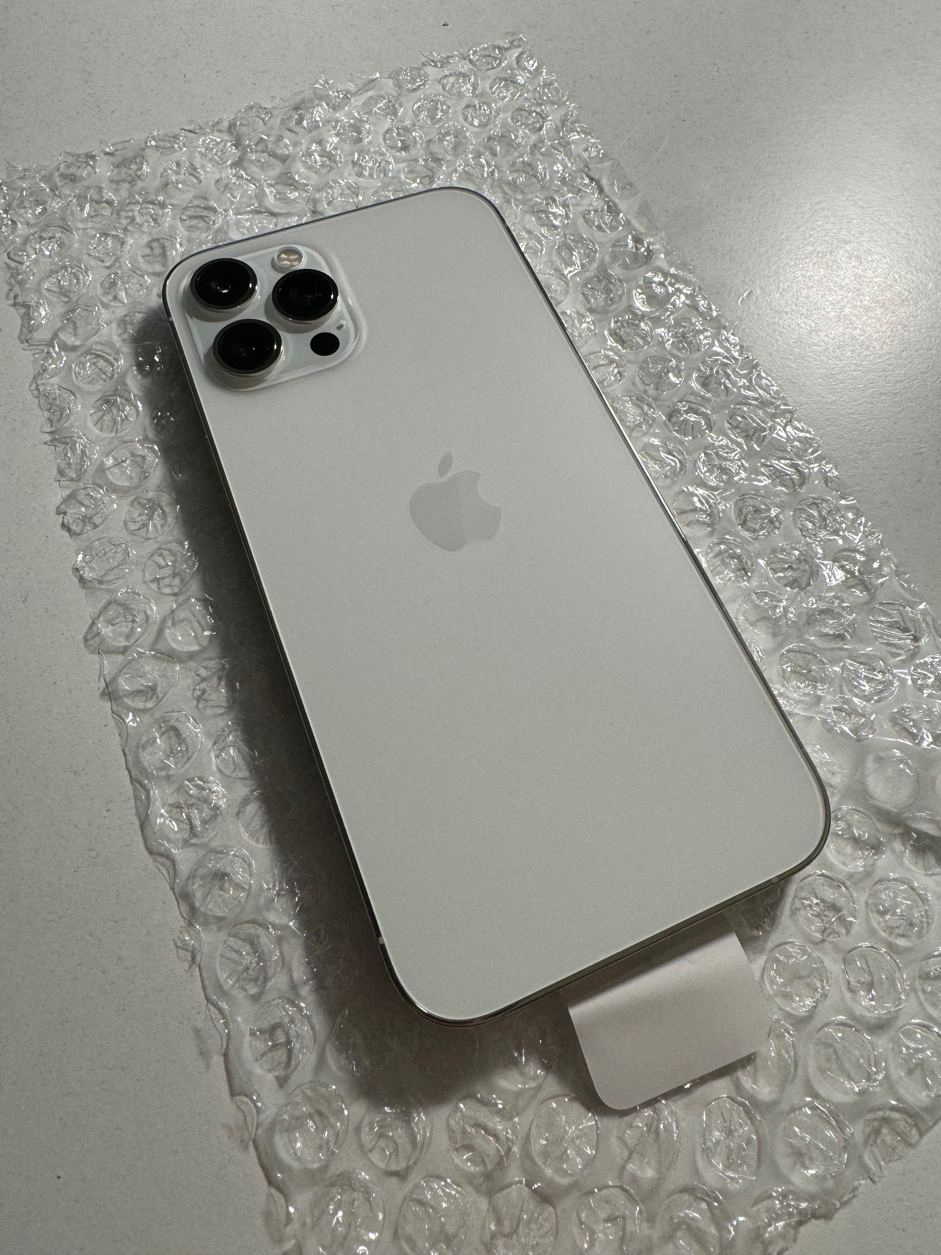 Smartfon Apple iPhone 12 Pro Max 6 GB / 256 GB 5G srebrny/biały