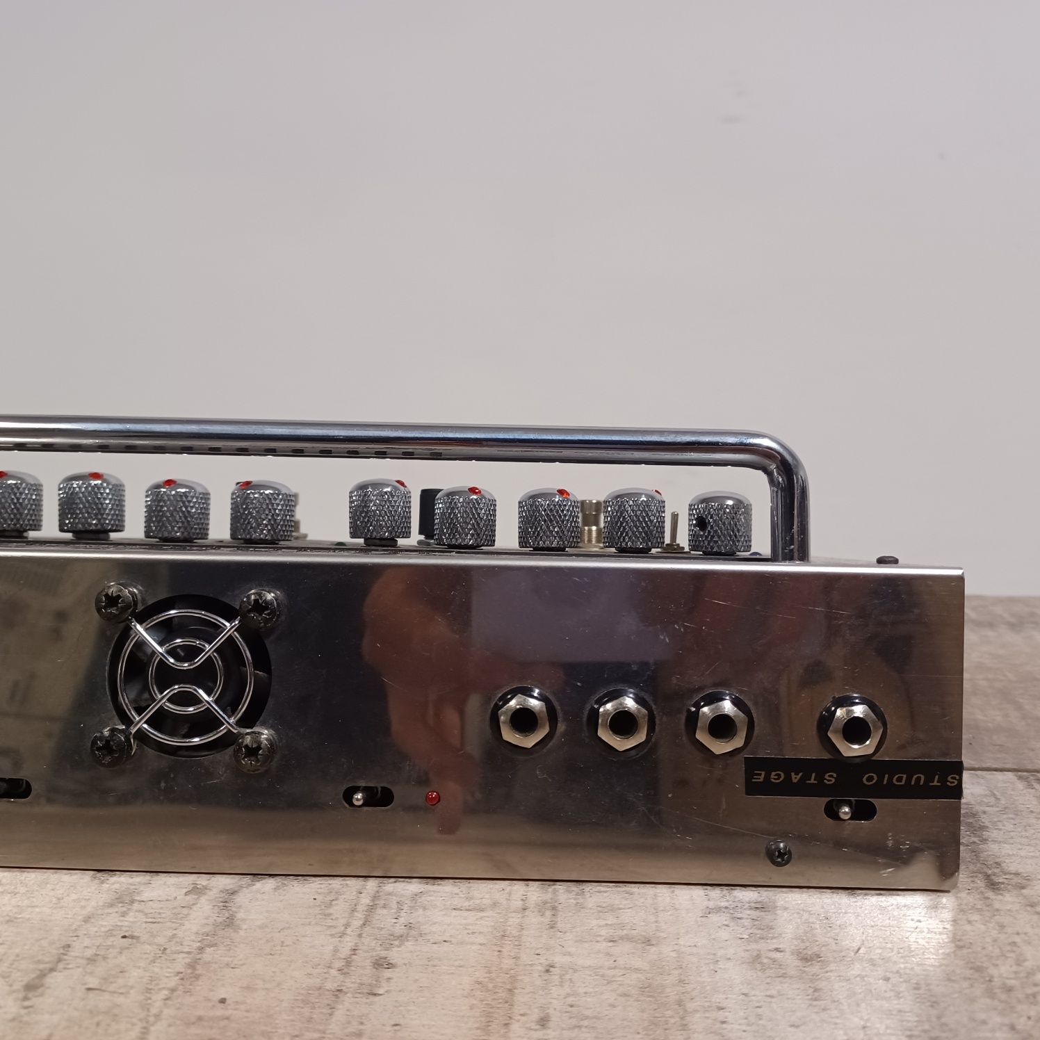 Taurus T-70 podłogowy wzmacniacz gitarowy zamiana