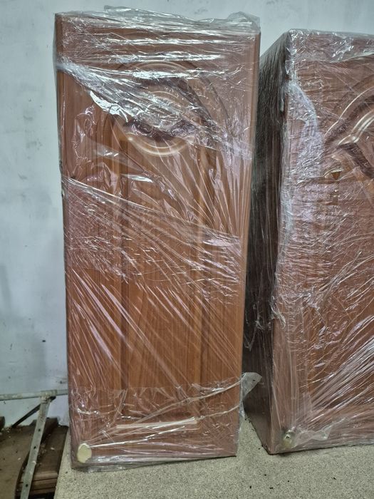 Продам прикраватну тумбу та інші тумбочки