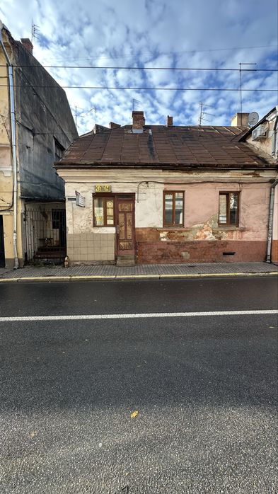 Продаж; квартира; приміщення; Чернівці; центр; фасад;